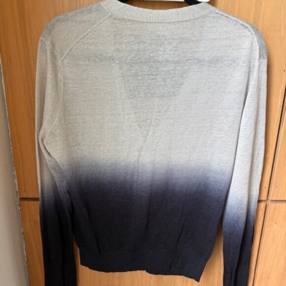 NWOT Theory Oyster & Black Ombre Linen Cardigan - Size Medium - Picture 6 of 6